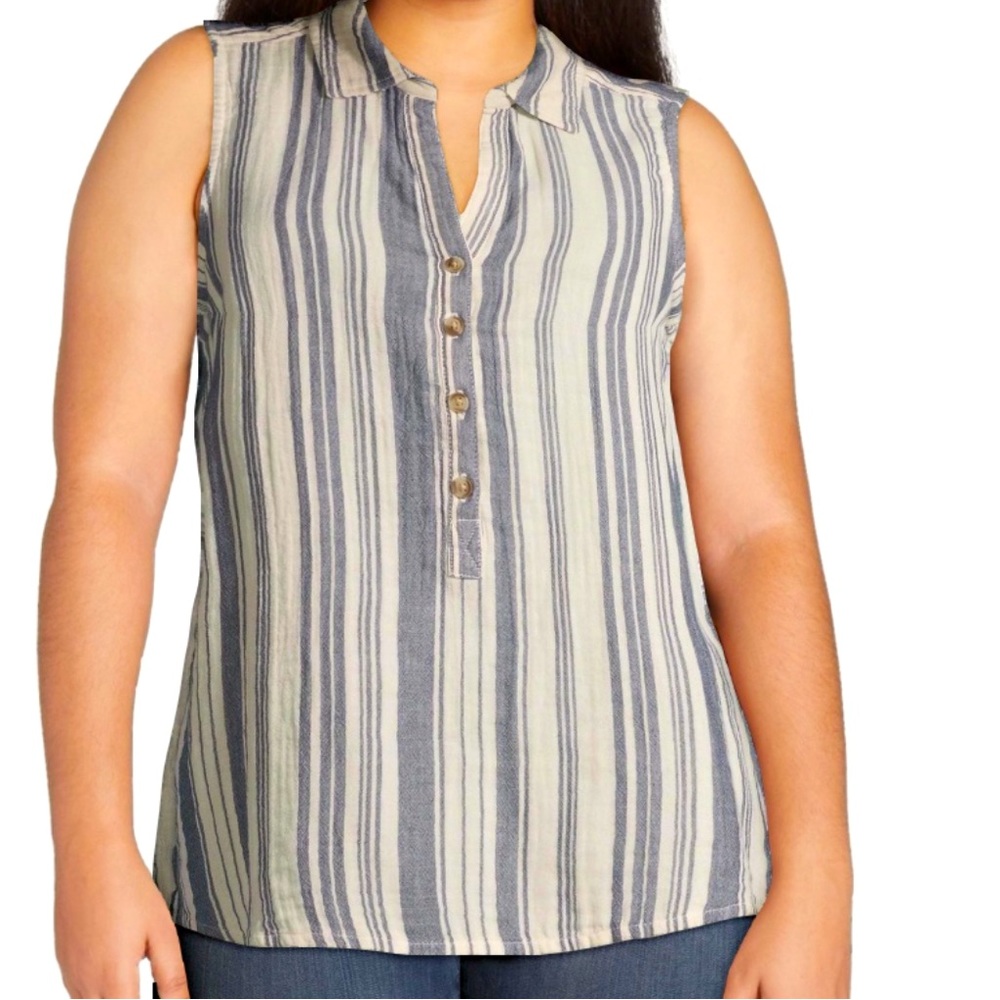 Time and Tru Women’s Henley Popover Sleeveless Top